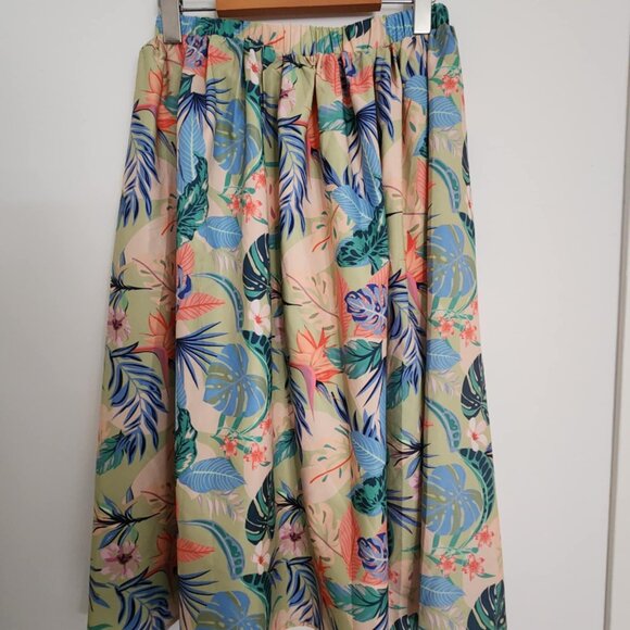 Shein Two Piece Tropical Set - Picture 3 of 3